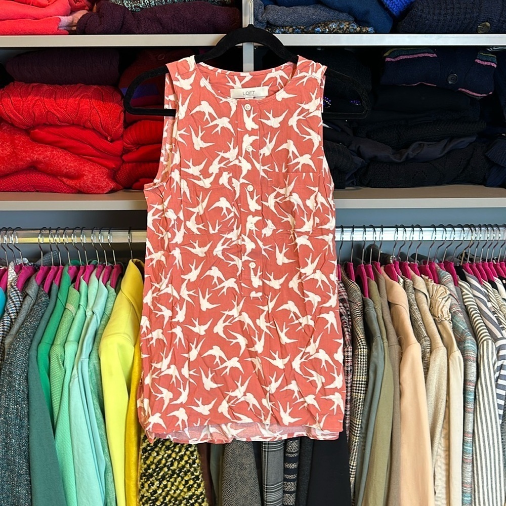 Loft pinkish salmon with white birds sleeveless crew neck top size XS